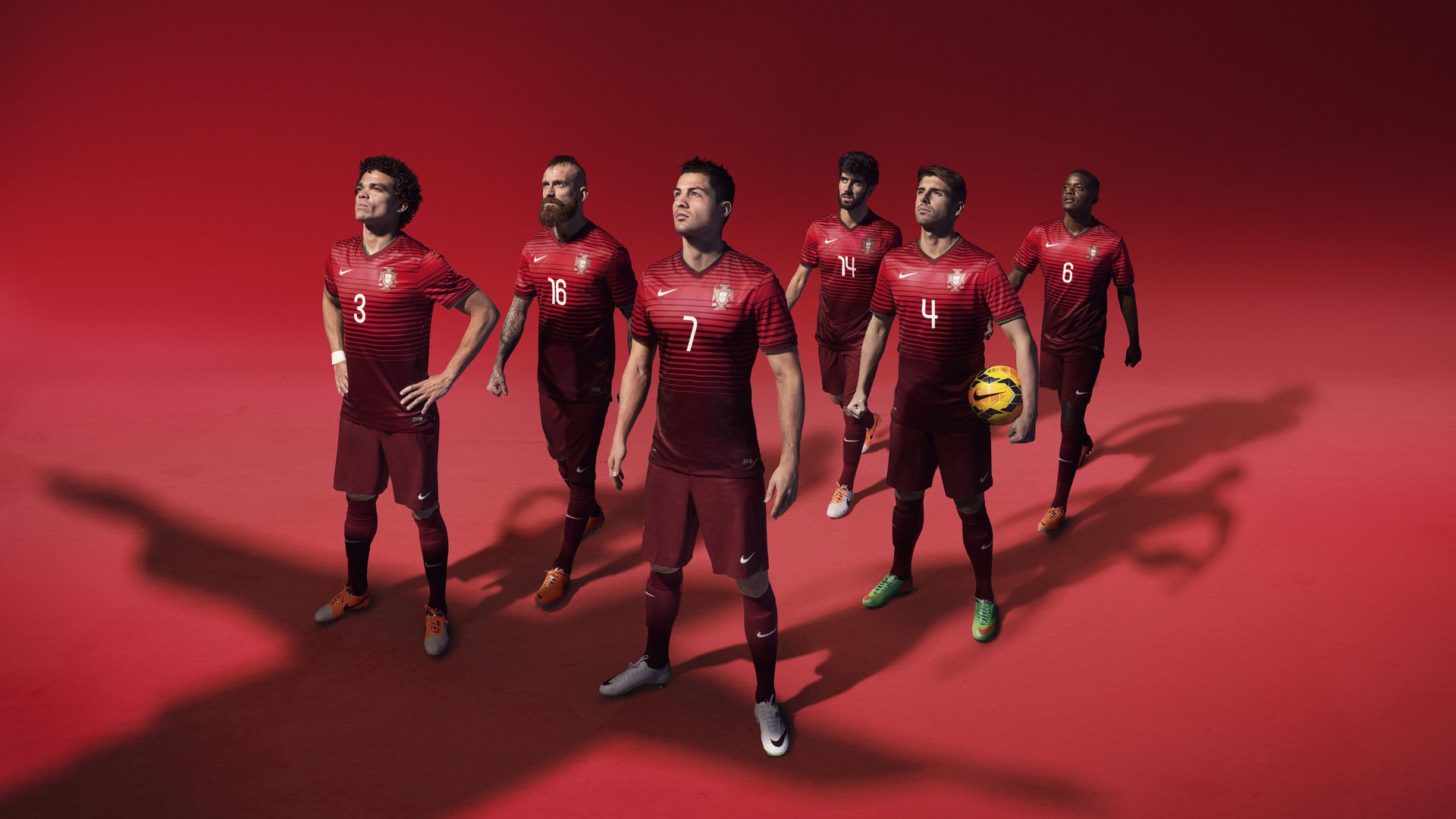 LEYU乐鱼体育官方网站-_暑期青少年足球夏令营：燃动青春激情_，青少年足球夏令营怎么参加